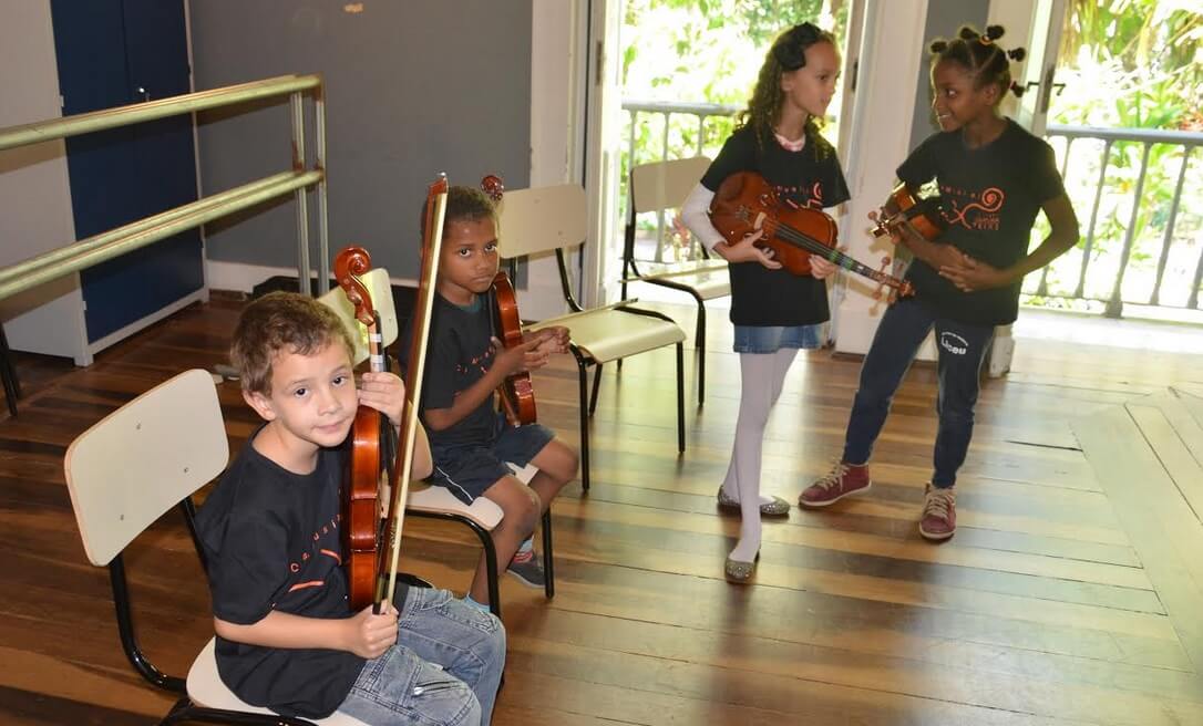 Cia Musical Maestro Guerra Peixe